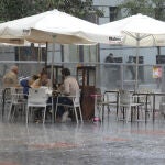 Terraza en Madrid en pleno chaparrón