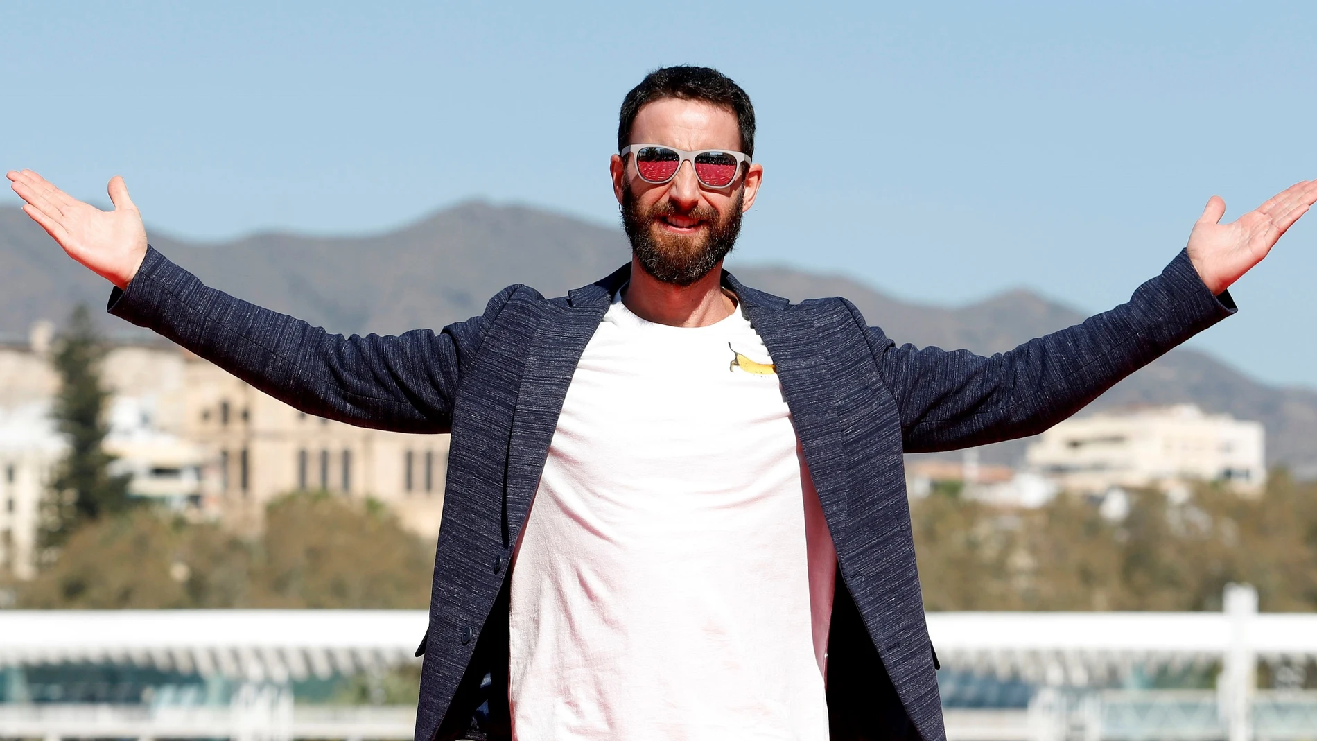 El actor Dani Rovira anuncia que está curado del cáncer: "Es el primer día del resto de mi vida"