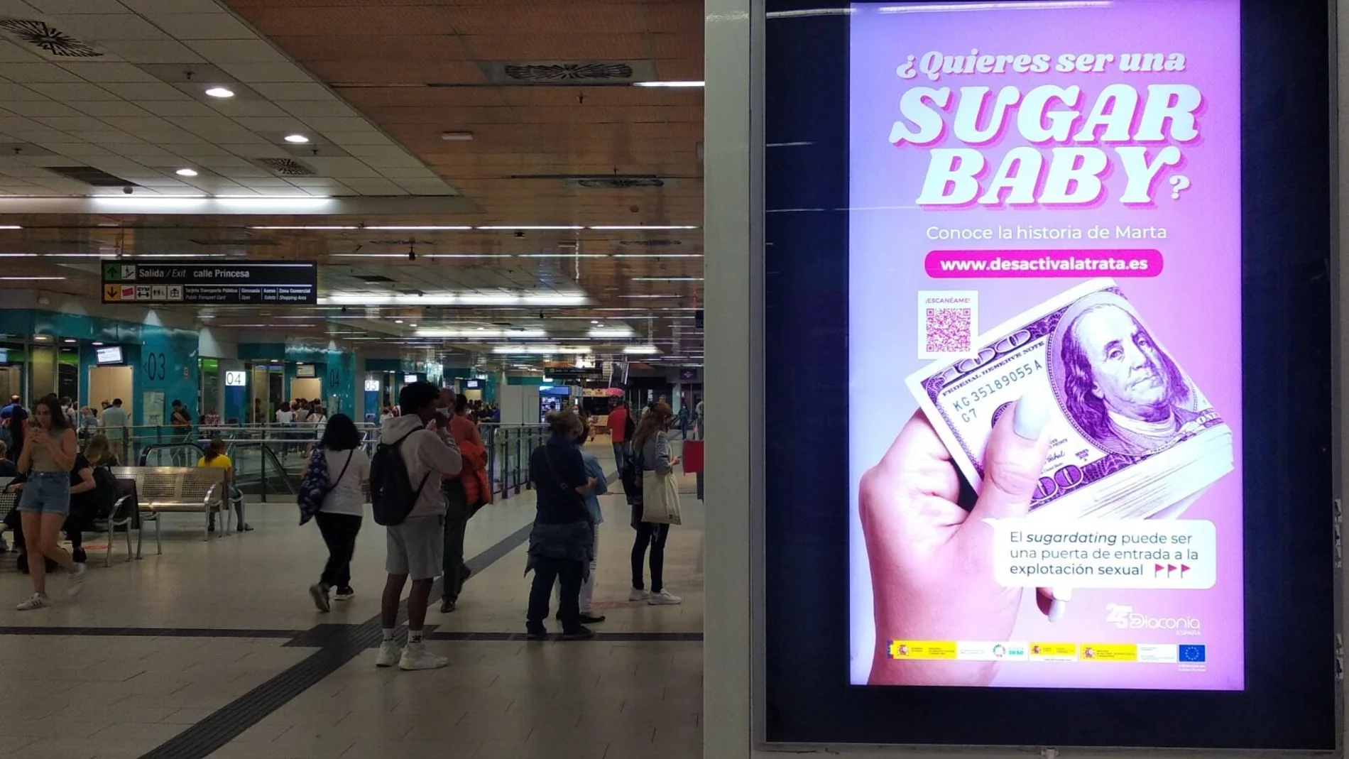 Imagen de la campaña en un intercambiador de Madrid