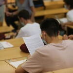 Estudiantes en la Facultad de Ciencias Económicas y Empresariales de la Universidad Complutense 
