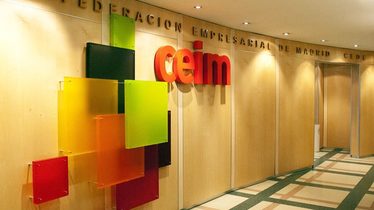 Los empresarios de Madrid, en contra de atender a los clientes en catalán