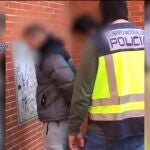 Momento de la detención en Madrid del líder de Bastión Frontal por una paliza a otro miembro del grupo ultra