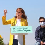 La candidata de Más Madrid a la Presidencia de la Comunidad de Madrid, Mónica García (i), y el líder de Más País, Íñigo Errejón