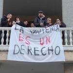 Participantes en una protesta contra un desahucio