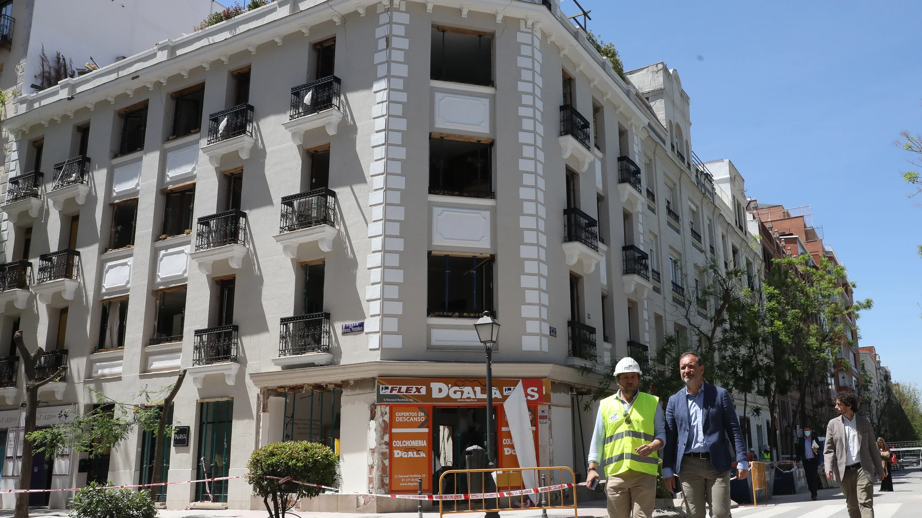 Estado en que quedó el edificio tras la explosión en la calle General Pardiñas