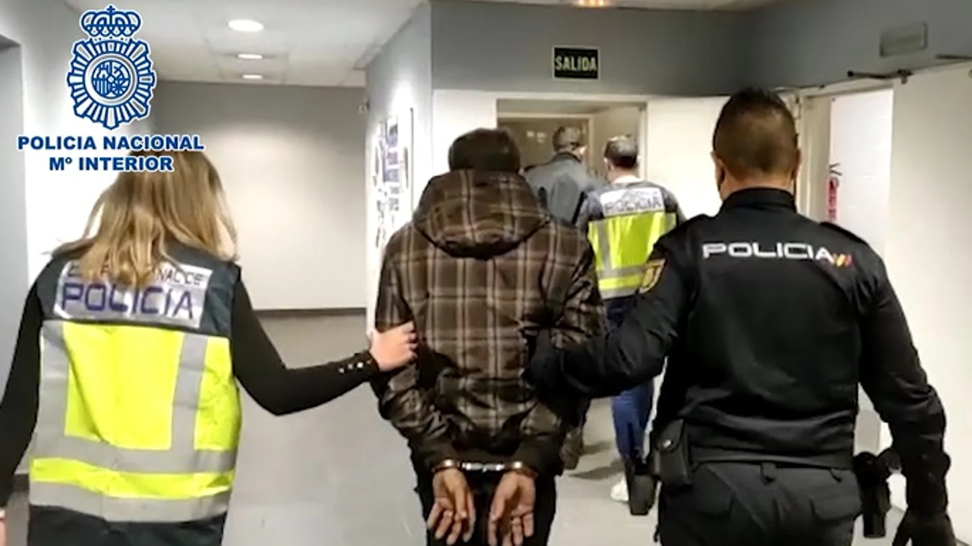 Dos detenidos por robar dentro de siete vehículos en Móstoles