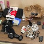 Detenidos tres varones y dos mujeres por hurtar con el método de “la mancha” a personas de edad