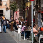 Imagen de terrazas en Madrid llenas por el buen tiempo