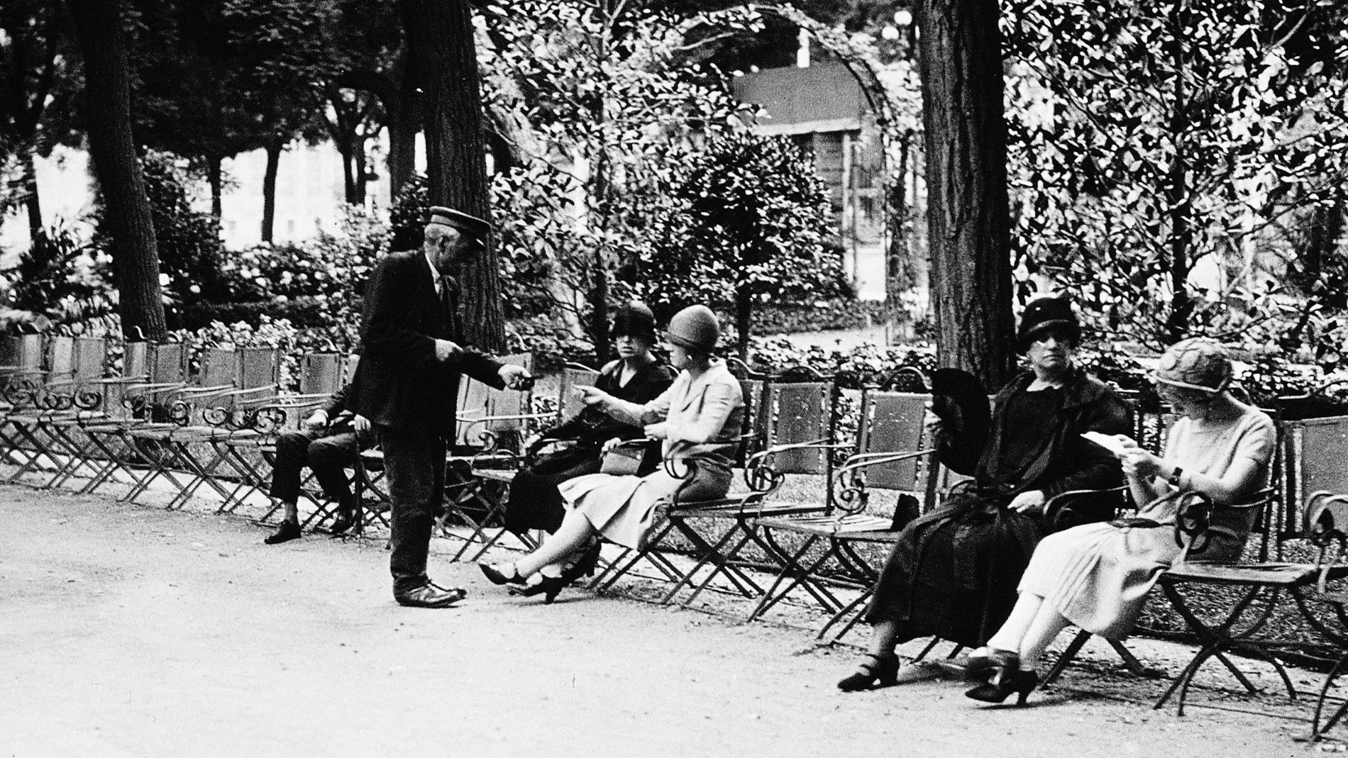 Sillas "de pago" en el Paseo de Recoletos