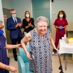 La Región comienza la administración de la vacuna contra la gripe y la cuarta dosis frente al covid-19 en residencias