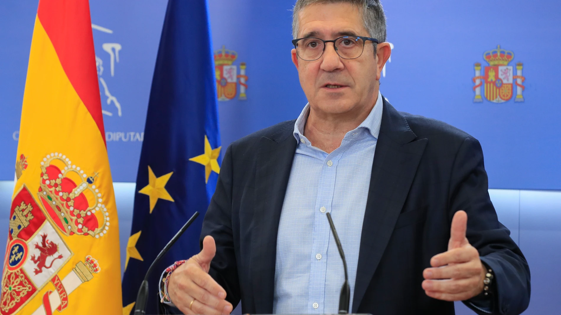 El portavoz del PSOE, Patxi López, ofrece una rueda de prensa antes de la Junta de Portavoces celebrada, este martes, en el Congreso de los Diputados en Madrid.