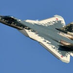 Imagen de un Su-57 en pleno vuelo