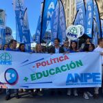 Delegados del sindicato ANPE se concentran frente al Congreso