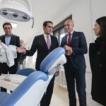 El consejero de Medio Ambiente, Vivienda y Ordenación del Territorio, Juan Carlos Suárez-Quiñones, participa en la inauguración del Centro de Formación de HM Hospitales. Junto a él, el director de HM Hospitales en León, Ricardo Aller; el alcalde de León, José Antonio Diez y la directora del centro, Jennifer Giner