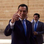 El presidente de la Junta de Andalucía, Juanma Moreno, durante la segunda jornada del Pleno del Parlamento andaluz. Joaquín Corchero / Europa Press