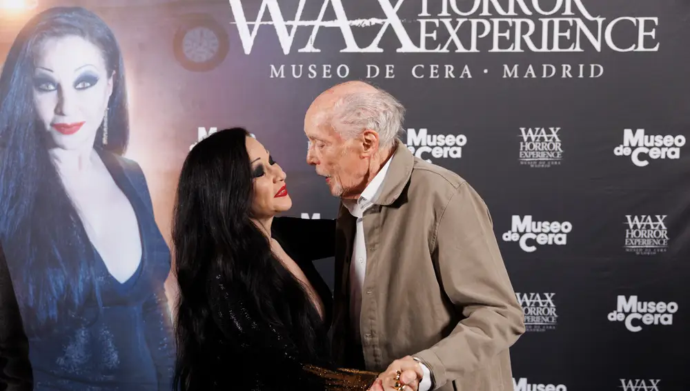 Alaska, que presenta las nuevas esculturas del área temática Wax Horror Experience este jueves en el Museo de Cera de Madrid junto a Jack Taylor, actor estadounidense muy vinculado al cine de terror.