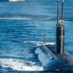 El submarino estadounidense USS Annapolis en maniobras conjuntas con destructores de Corea del Sur cerca de la costa este de la península de Corea