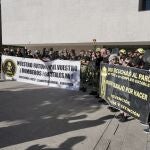 Manifestación de los trabajadores de incendios forestales de Castilla y León en las Cortes