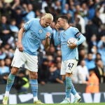 Erling Haaland y Phil Foden después de un partido