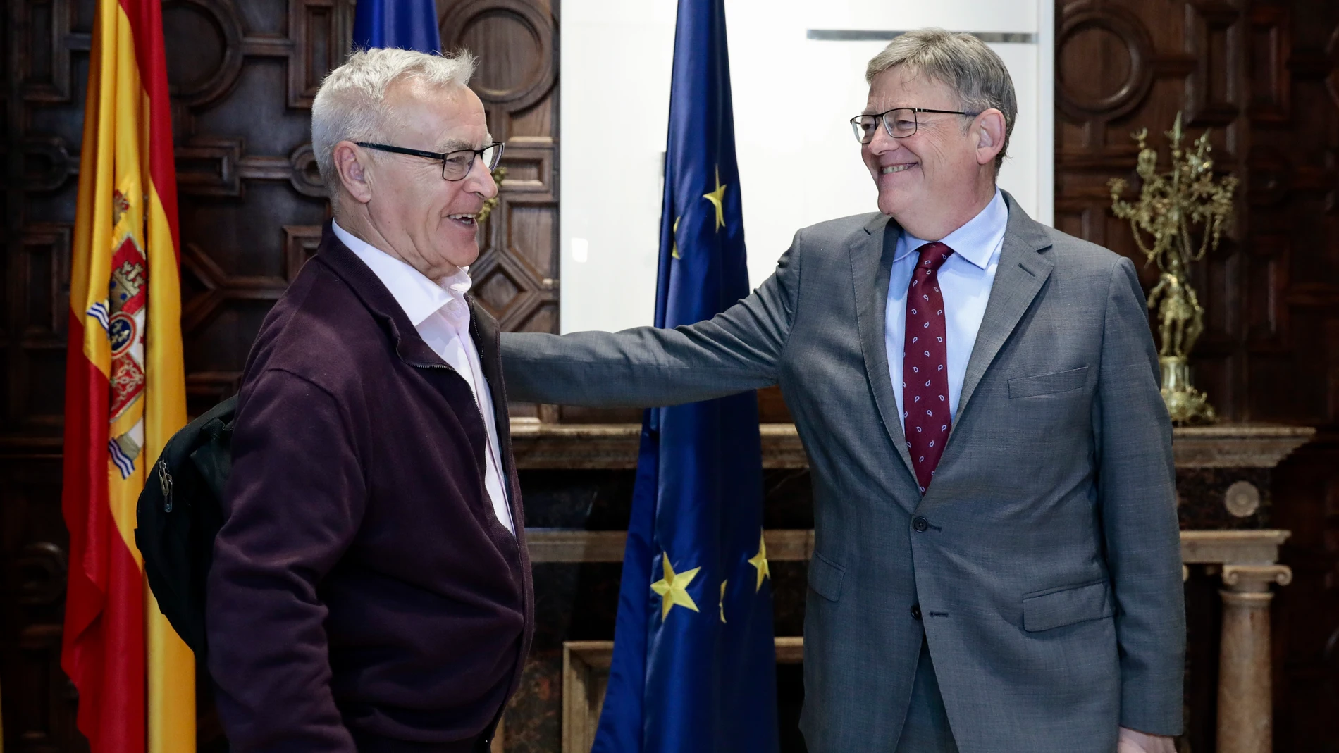 El president de la Generalitat, Ximo Puig, y el alcalde de València, Joan Ribó (i), se reúnen para repasar los asuntos en los que trabajan conjuntamente ambas administraciones