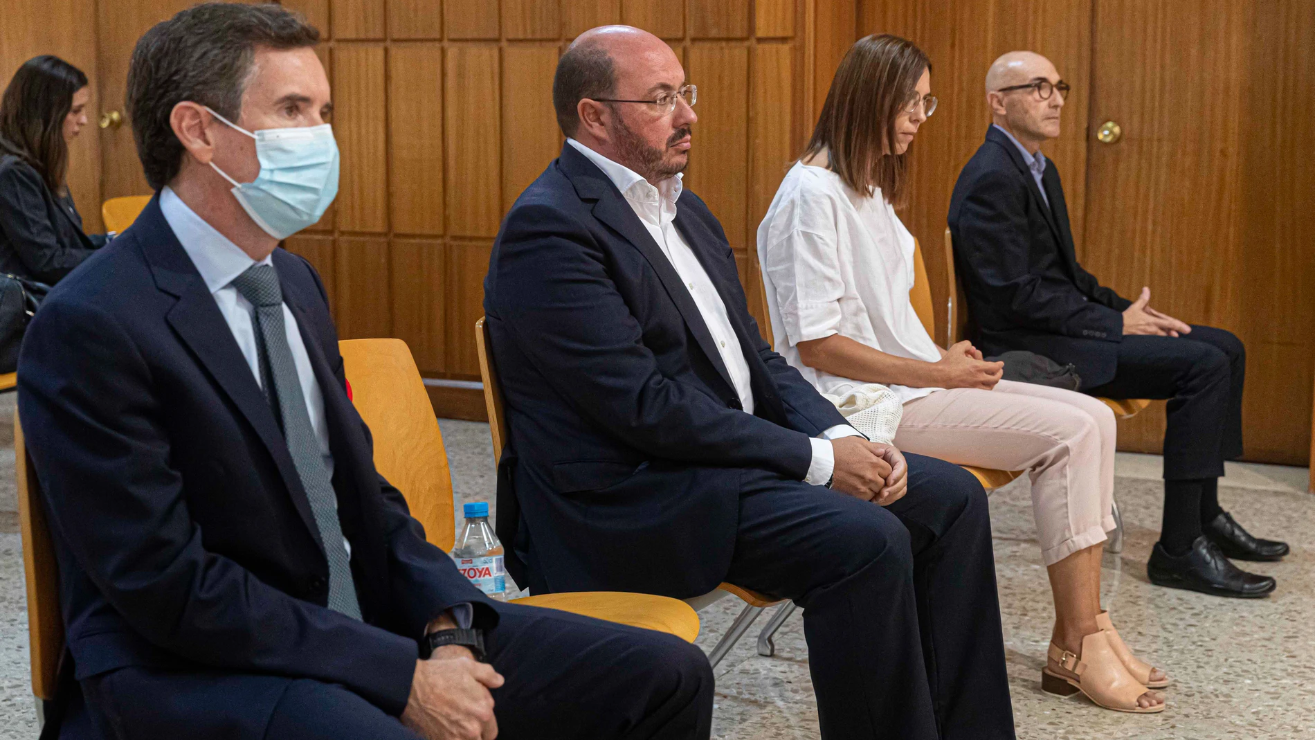El expresidente de la Comunidad de Murcia Pedro Antonio Sánchez (2i), el arquitecto Martiín Lejárraga (d), la secretaria del Ayuntamiento de Puerto Lumbreras, Caridad Gacía (2d), y el constructor Vicente Gimeno (i), este lunes durante la segunda sesión del juicio del caso Auditorio