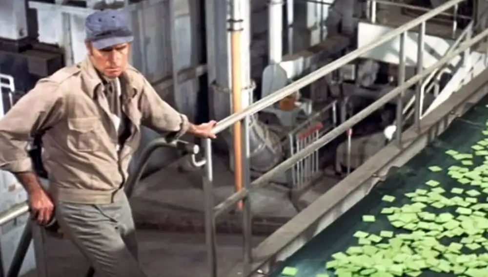 Imagen de la película "Soylent Green", con Charlton Heston