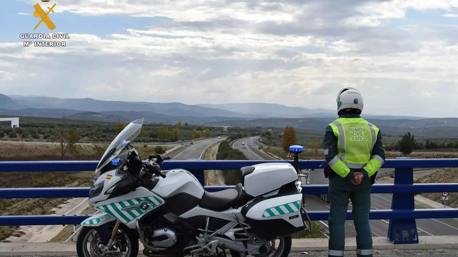 Un agente de la Guardia Civil de Tráfico