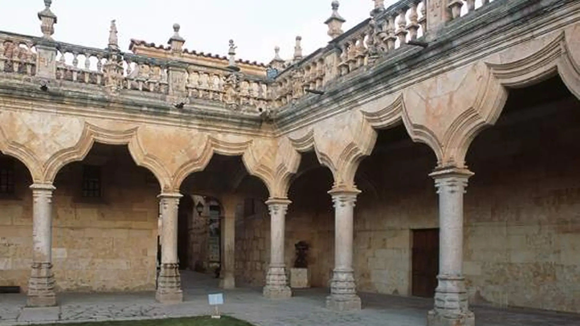 Patio de la Escuela Menor de Salamanca