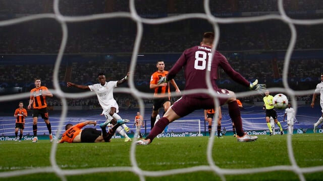 Vinicius marcó el segundo tanto del Real Madrid contra el Shakhtar en la Champions