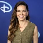 Hilary Swank será madre de gemelos a los 48