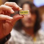 Detalle de una memoria externa (pendrive) que incluye el Proyecto de Ley de los Presupuestos Generales del Estado aprobados por el Gobierno para 2023