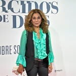Lolita Flores asiste a la premiere de la película ‘Los renglones torcidos de Dios'