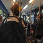 Darias prefiere aguardar a la opinión favorable de los expertos antes de eliminar el uso de las mascarillas de los transportes públicos
