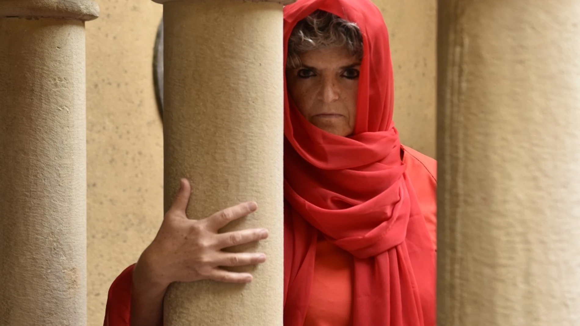 La Sibil.la es una mujer sabia de la tradición medieval que hace predicciones catastróficas