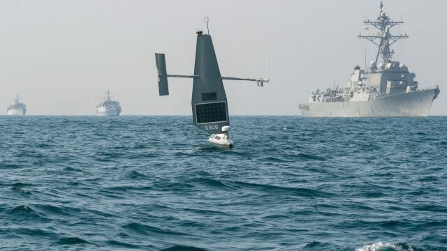 Fuerzas navales de EE UU y Reino Unido interceptan un dron iraní en el Golfo Pérsico