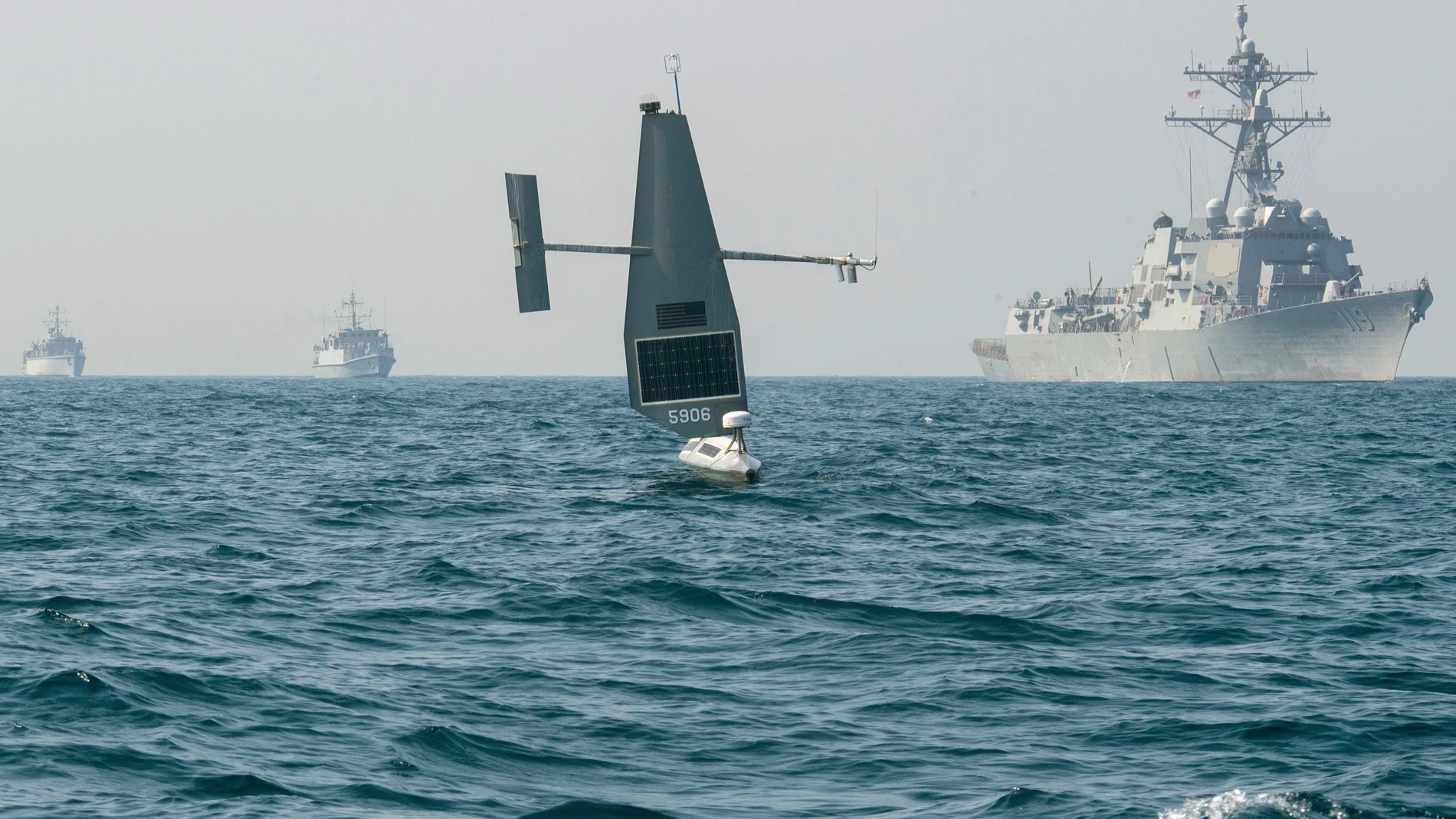 Fuerzas navales de EE UU y Reino Unido interceptan un dron iraní en el Golfo Pérsico