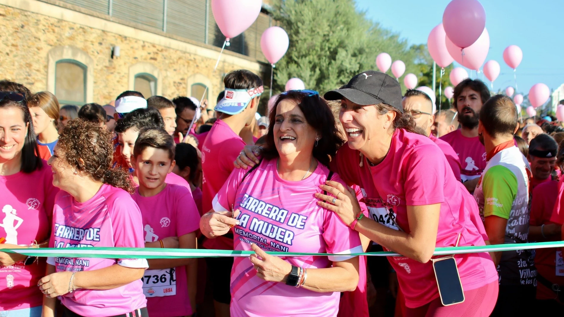 La consejera de Inclusión Social, Juventud, Familias e Igualdad, Loles López, en la V Carrera de la Mujer de Valverde del Camino