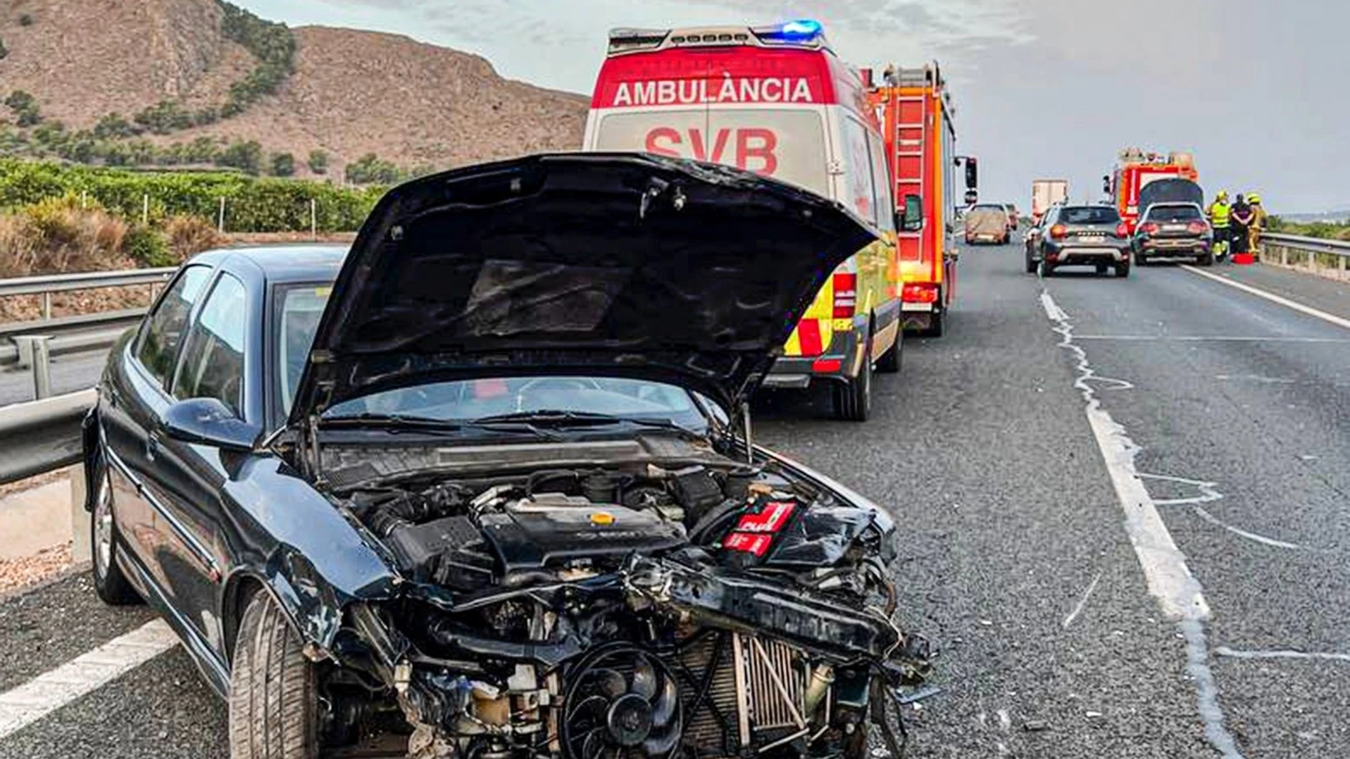 Herido un hombre tras ser atropellado en un accidente de tráfico múltiple en Orihuela