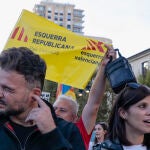 Los politicos catalanes, Gabriel Rufián y Marta Villalta en la manifestación en la ciudad de Valencia con motivo del 9 d'Octubre, Día de la Comunitat Valenciana.