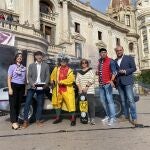 El concejal Sanjuan junto a los participantes en el evento