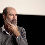 El director Jaime Rosales durante la presentación de su última película "Girasoles Silvestres"