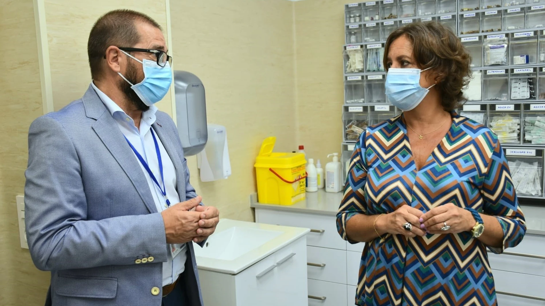 Catalina García inaugurando la ampliación de las Urgencias del centro de salud de Estepa. JUNTA DE ANDALUCÍA