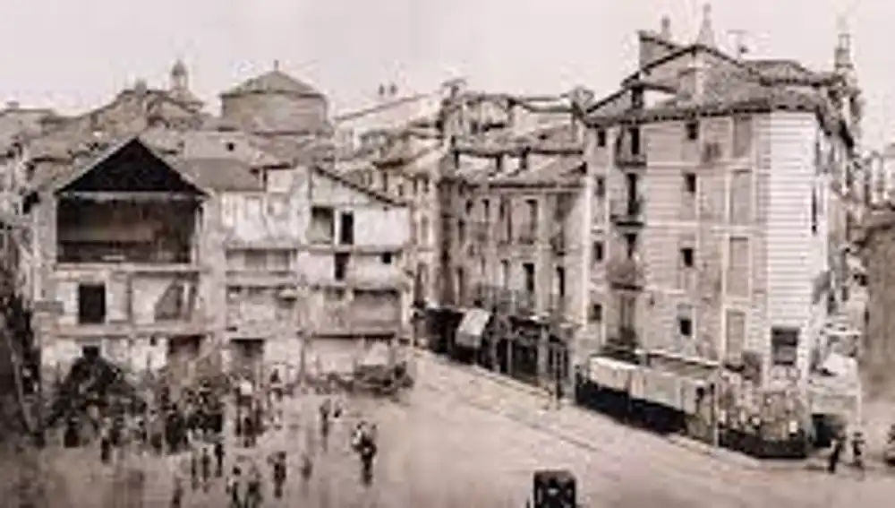 Puerta del Sol en la zona de Arenal