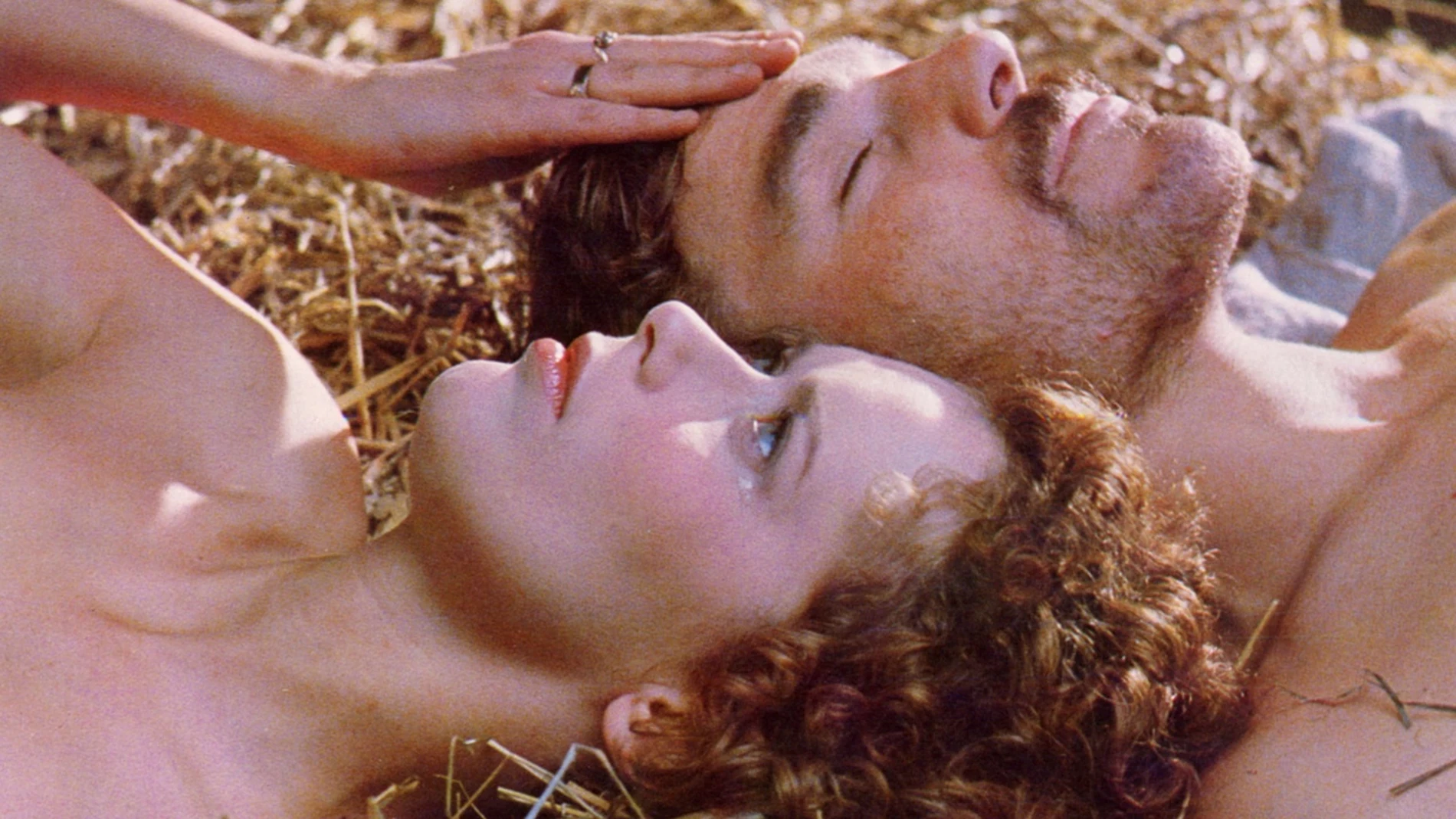 Sylvia Kristel y Shane Briant en la versión de 1981