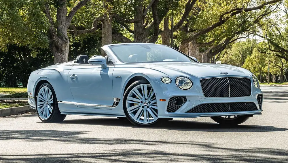 Bentley Continental GTC personalizado en azul.