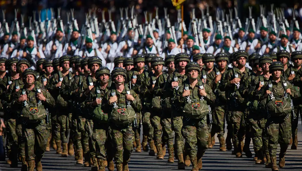Efectivos de la BRIPAC, durante el desfile