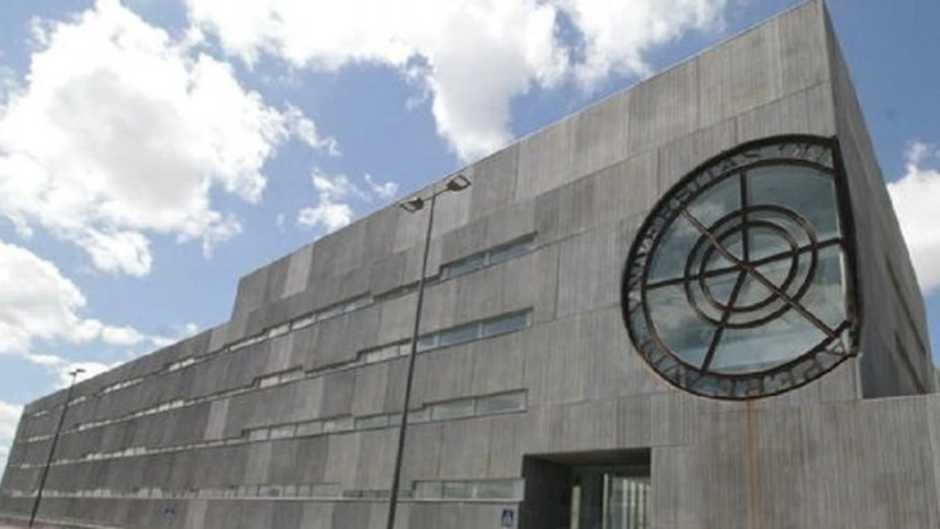 Fachada de la ETSI de la Universidad de Huelva