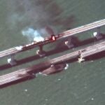 Imagen de los daños provocados por la explosión en el puente de Kerch, que une Rusia con Crimea