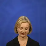 La primera ministra británica Liz Truss holds ofreció ayer una rueda de prensa de ocho minutos en la que respondió solo a cuatro preguntas