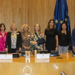 Foto de familia de la Coalición de Expertas en el Congreso
